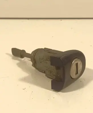 Volkswagen PASSAT B5.5 Front door lock (next to the handle) 1U0837167