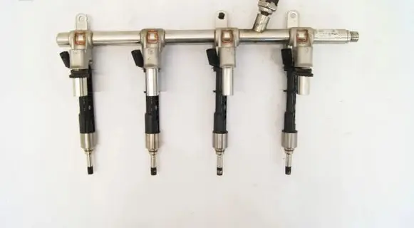 Alfa Romeo Giulia Fuel injector supply line/pipe 04893628AC