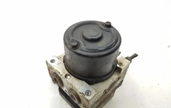 KIA Carens II ABS Pump 589201D100