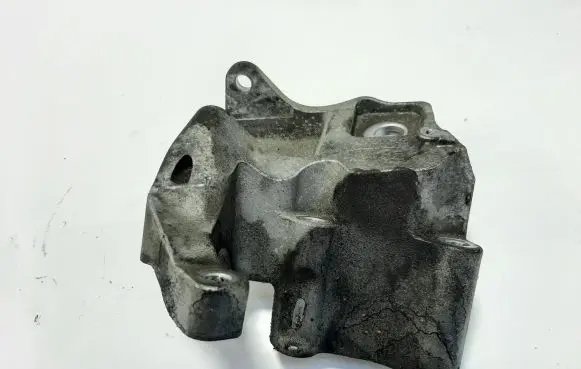 Volvo XC60 Engine mounting bracket 31401633