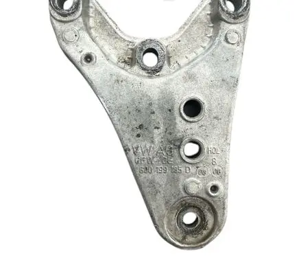 Volkswagen PASSAT B6 Engine mounting bracket 6Q0199185D