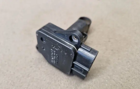 Mitsubishi L200 Mass air flow meter MR547077