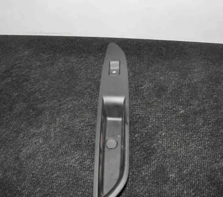 Opel Mokka Electric window control switch 1330188895025524