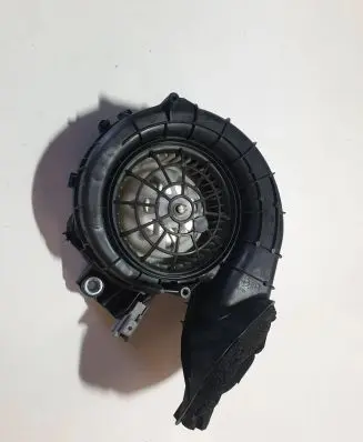Ford Fusion II Hybrid/electric vehicle battery fan DG9810C738AC