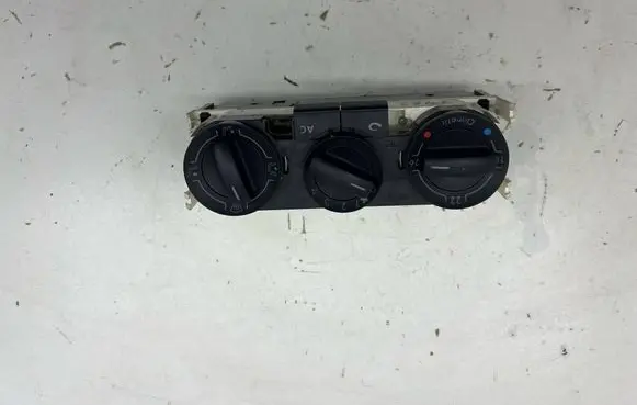 Volkswagen Polo IV 9N3 Climate control unit 6Q0820045G
