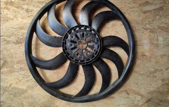 Jaguar E-Pace Electric radiator cooling fan 8250146
