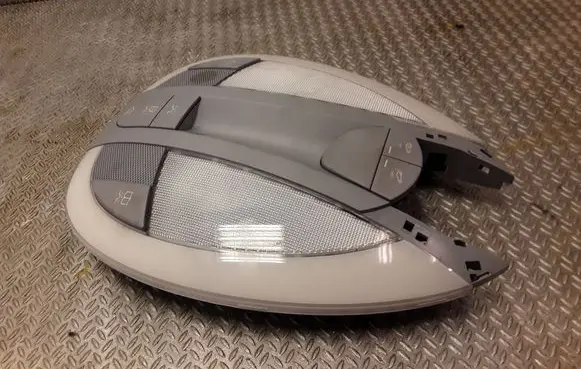 Mercedes-Benz E W211 Front seat light 2118206401 A2118206401