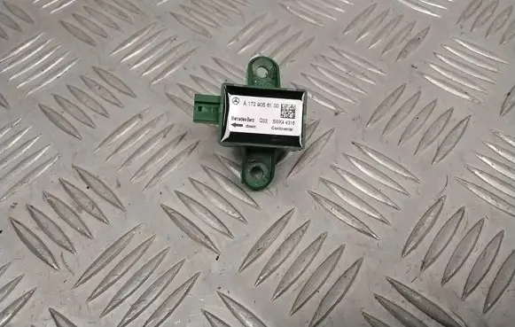 Mercedes-Benz C W204 Airbag deployment crash/impact sensor A1729056100