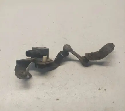 Lexus NX Headlight/headlamp level sensor 9D0311 A1632382