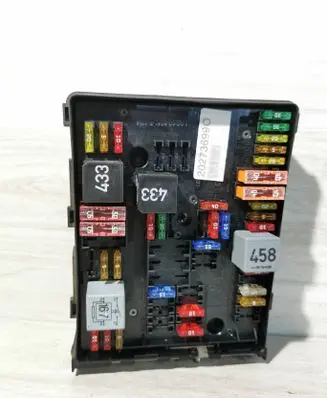 Volkswagen Golf V Fuse module 1K0937124K