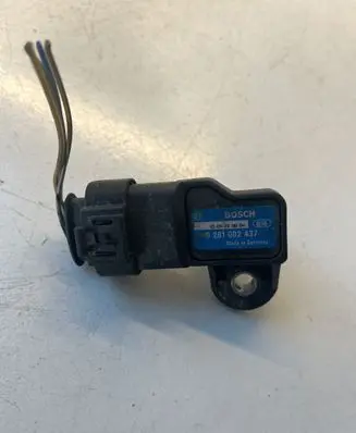 Opel Zafira B Air pressure sensor 0281002437 0509223BD4