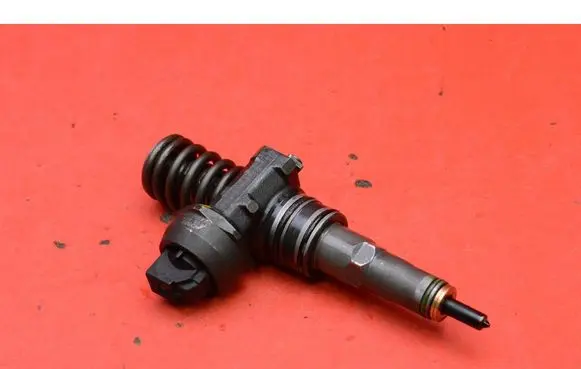 Audi A4 S4 B6 8E 8H Fuel injector 038130073AJ