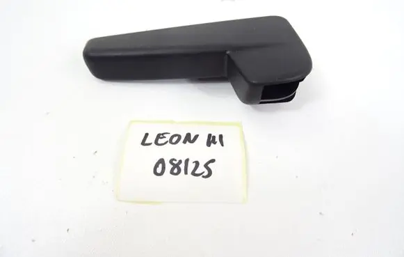 Seat Leon (5F) Engine bonnet (hood) release handle 6R1823533