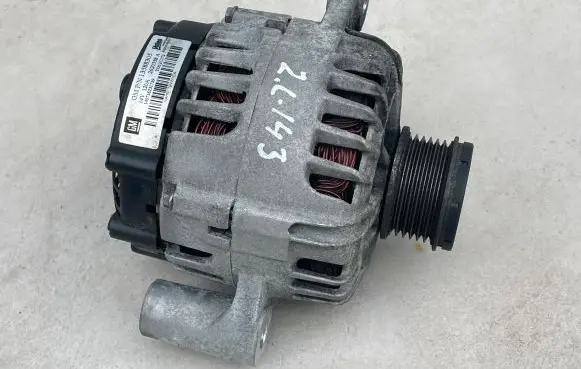 Opel Insignia A Generator/alternator 13588305
