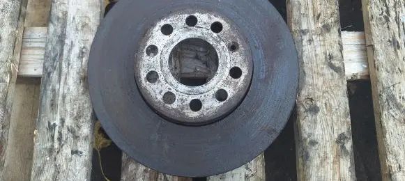 Volkswagen Touran I Front brake disc