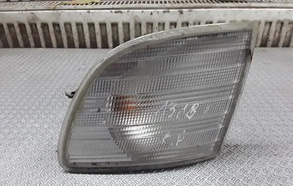 Mercedes-Benz Vito Viano W638 Front indicator light
