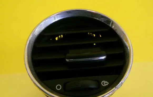 Peugeot 308 Dash center air vent grill 9658515377