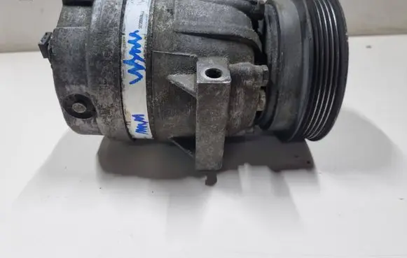 Renault Megane I Air conditioning (A/C) compressor (pump) 7700103536