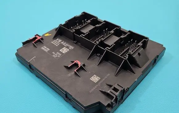 Volkswagen PASSAT B7 Central body control module 3AA937087Q IMPRK1495457