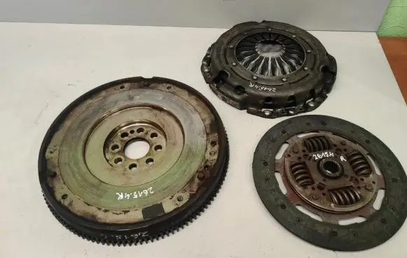 Opel Vivaro Clutch set kit 8200474648F
