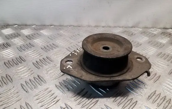Opel Vivaro Gearbox mount 8200065989A