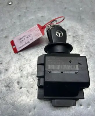 Mercedes-Benz CLK A209 C209 Ignition lock 33002404 33002403 2095450508