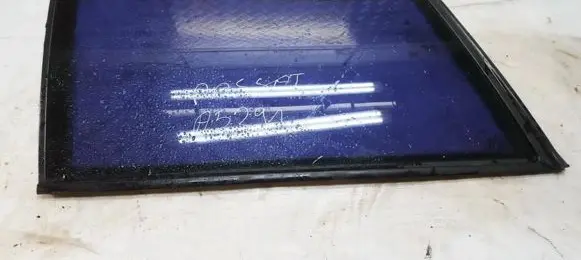Volkswagen PASSAT B5 Rear side window