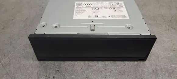 Audi Q3 F3 Radio/CD/DVD/GPS head unit 82A035043