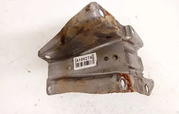 Honda FR-V Front bumper mounting bracket