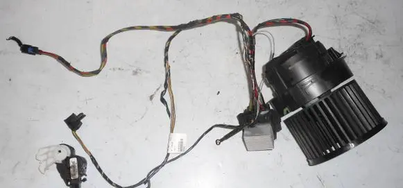 Peugeot 208 Heater fan/blower T1013140A T1000034ZC
