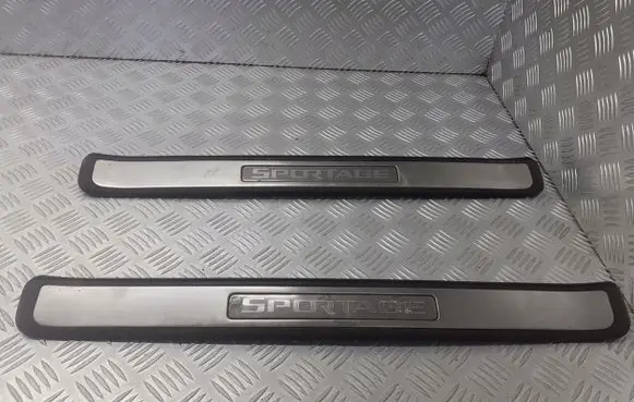 KIA Sportage sill trim set (inner) 85885-1F000
