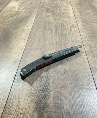 Front bumper mounting bracket