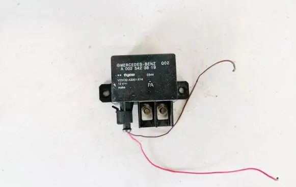 Mercedes-Benz E W211 Glow plug pre-heat relay A0025423819 Q02