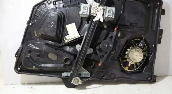 Ford Fiesta Front window lifting mechanism without motor
