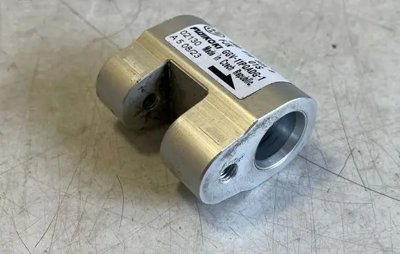 Porsche Taycan 9J1 Air conditioning (A/C) expansion valve 4M0816805B