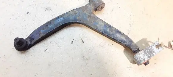 Citroen Xsara Picasso Front lower control arm/wishbone
