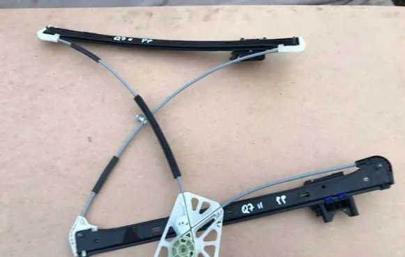 Audi Q7 4M Front window lifting mechanism without motor 4M0837462A