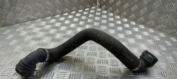 Mercedes-Benz C W205 Engine coolant pipe/hose