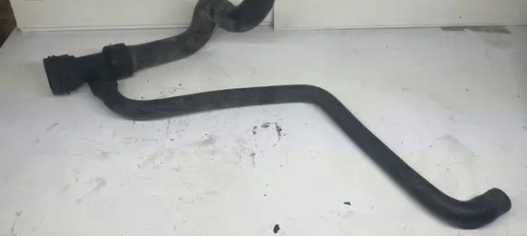 Audi A4 S4 B5 8D Engine coolant pipe/hose
