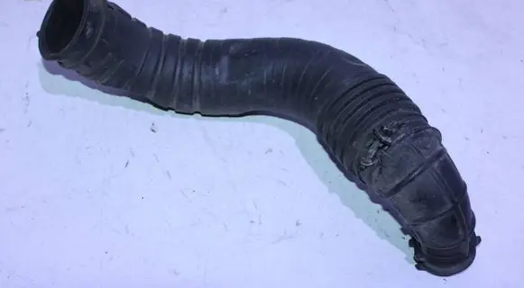 KIA Rio Air intake hose/pipe 28138H8500
