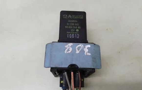 Peugeot 308 Glow plug pre-heat relay 9802424080