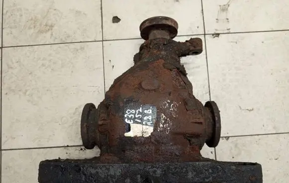 BMW 7 E38 Rear differential