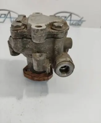 Volkswagen Sharan Power steering pump 3A674AA