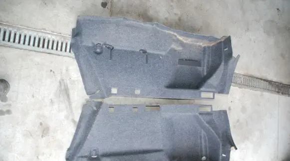 Trunk/boot side trim panel