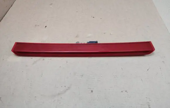 Volkswagen Amarok Third/center stoplight E1022191