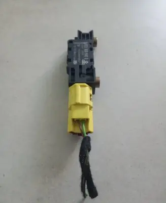 Volkswagen PASSAT B6 Airbag deployment crash/impact sensor 8E0959643B 200907 020701