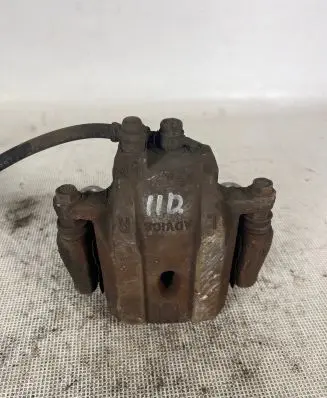 Toyota Prius (XW20) Front brake caliper