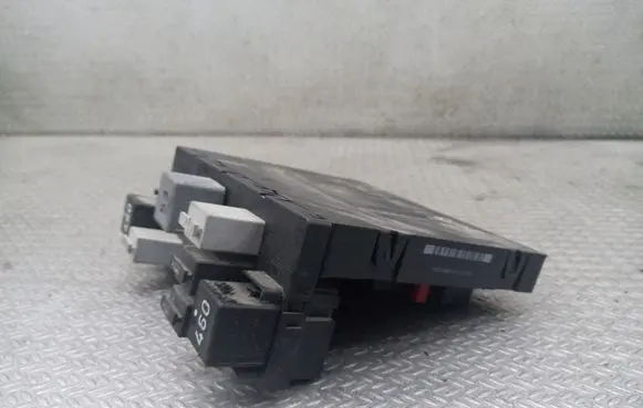 Volkswagen Caddy Fuse module 3C8937049D