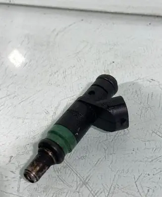Audi A4 S4 B6 8E 8H Fuel injector 06c133551 1249b05510