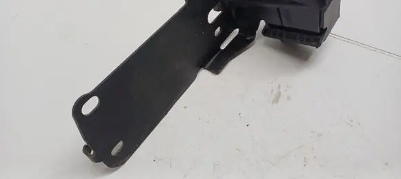 BMW 3 E90 E91 Radiator mount bracket 23781010
